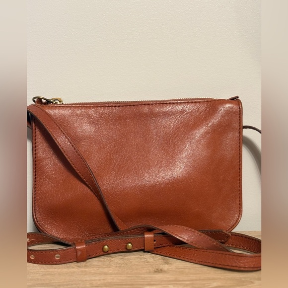 Madewell Handbags - Madewell Simple Crossbody Bag